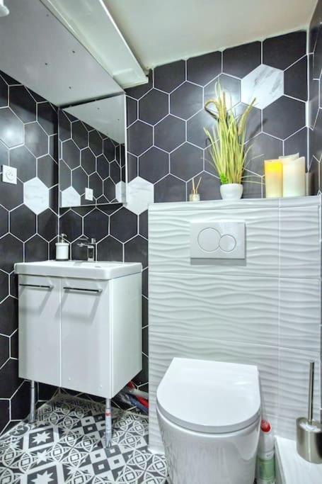 Le Nid Parisien Triplex Cosy Et Chaleureux Apartment Exterior photo