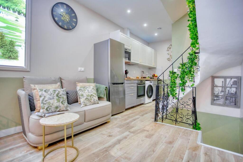Le Nid Parisien Triplex Cosy Et Chaleureux Apartment Exterior photo