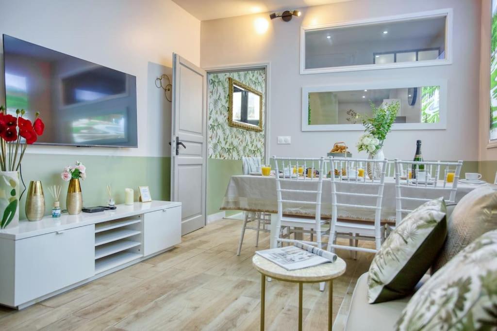 Le Nid Parisien Triplex Cosy Et Chaleureux Apartment Exterior photo