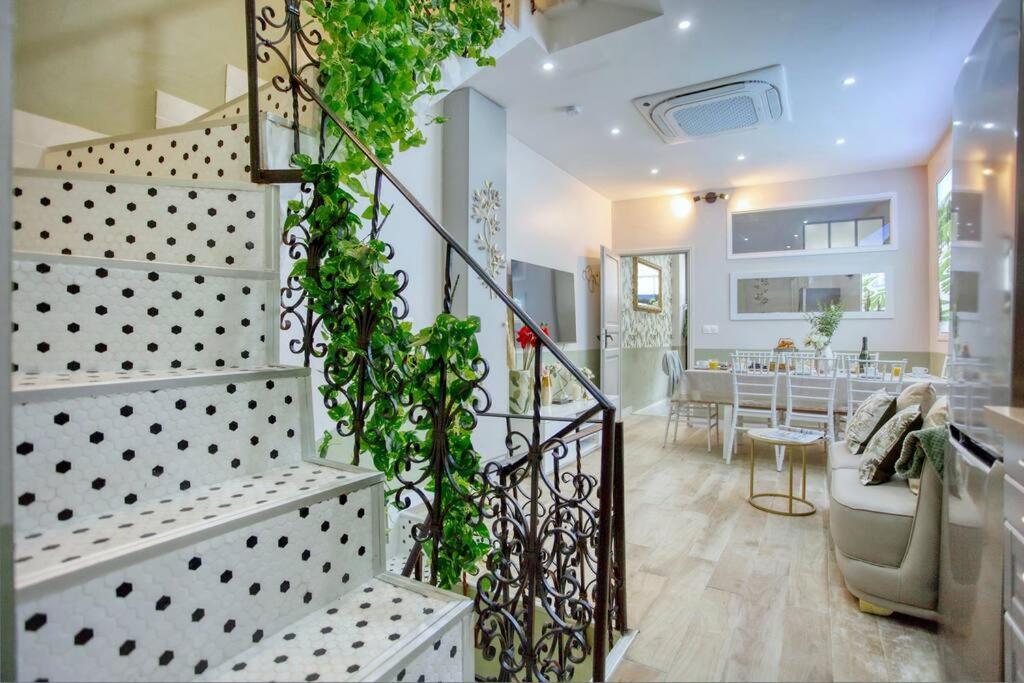 Le Nid Parisien Triplex Cosy Et Chaleureux Apartment Exterior photo