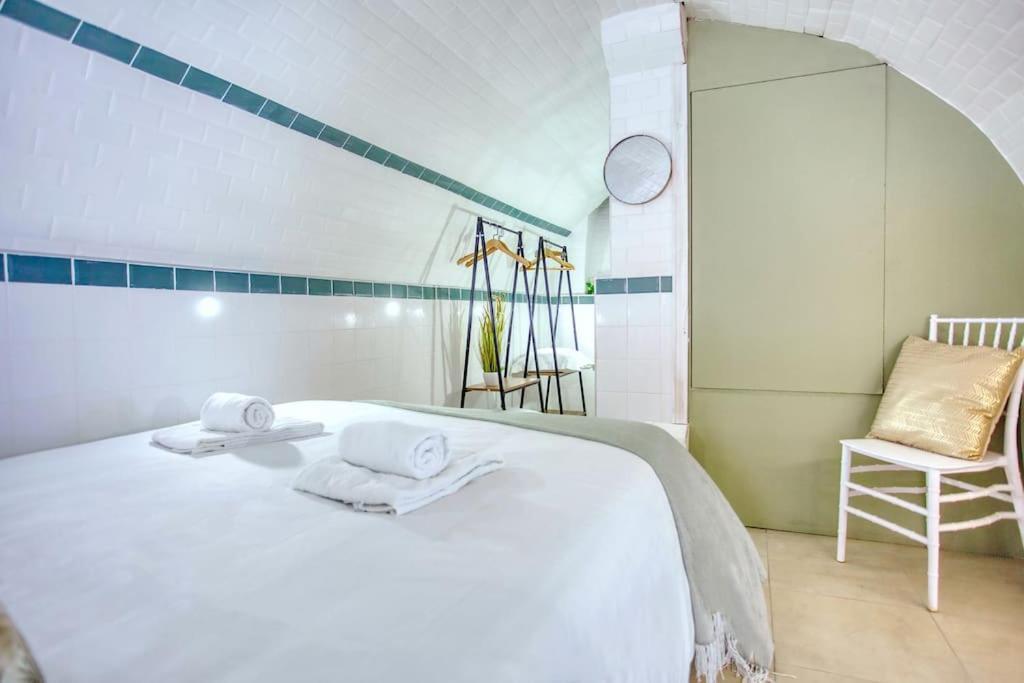 Le Nid Parisien Triplex Cosy Et Chaleureux Apartment Exterior photo